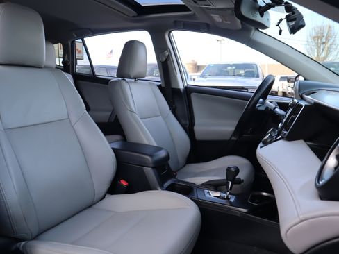 Used 2016 Toyota RAV4 XLE image 30