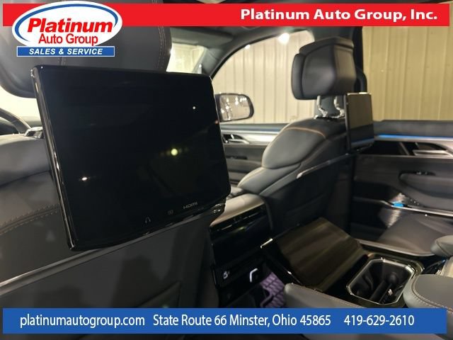 Used 2023 Jeep Grand Wagoneer L Series III w/ Rear Seat Video Group 1 AWD/4WD image 27