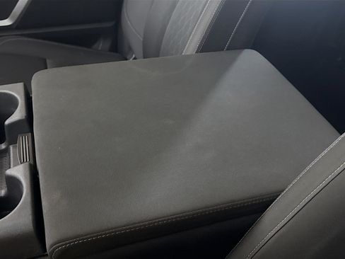 Used 2017 Nissan Titan SV RWD image 18