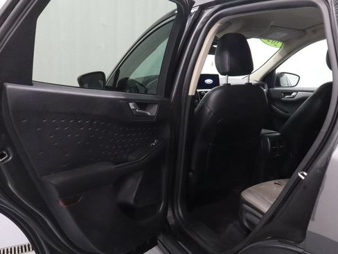 Used 2020 Ford Escape SE FWD image 12