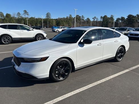 Used 2025 Honda Accord SE image 2