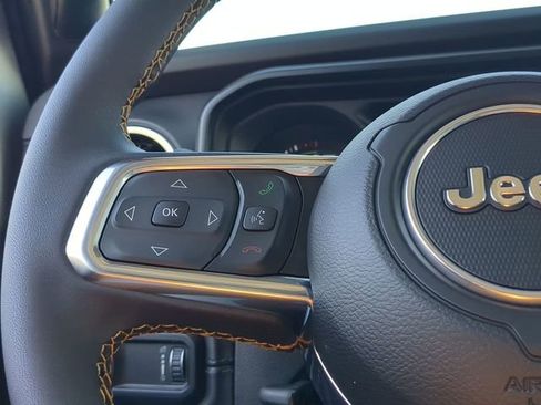 New 2024 Jeep Wrangler Unlimited Sahara w/ Technology Group AWD/4WD image 25