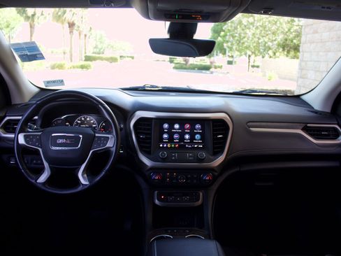 Used 2022 GMC Acadia Denali w/ Denali Technology Package FWD image 15