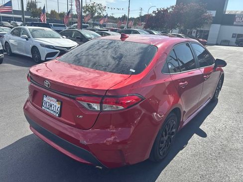 Used 2020 Toyota Corolla LE FWD image 4