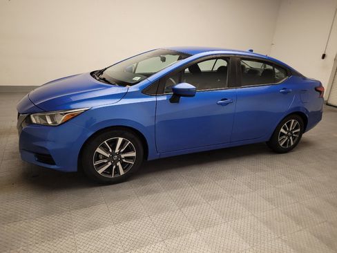 Used 2021 Nissan Versa SV FWD image 2