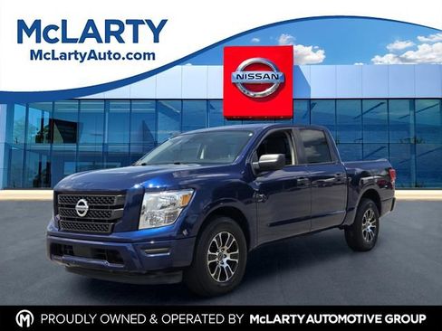 Used 2023 Nissan Titan SV RWD image 1