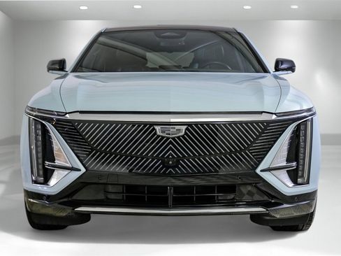 Used 2024 Cadillac Lyriq Luxury image 7