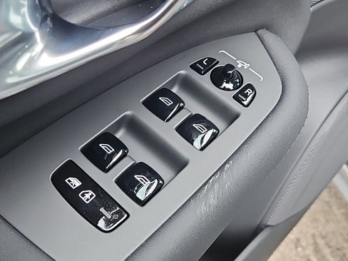 New 2026 Volvo XC90 B6 Plus w/ Protection Package image 18