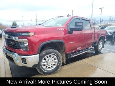 Used 2024 Chevrolet Silverado 2500 LT image 1