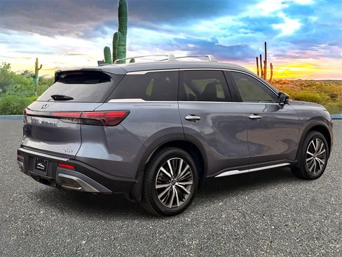 Used 2023 INFINITI QX60 Sensory w/ Vision Package image 4