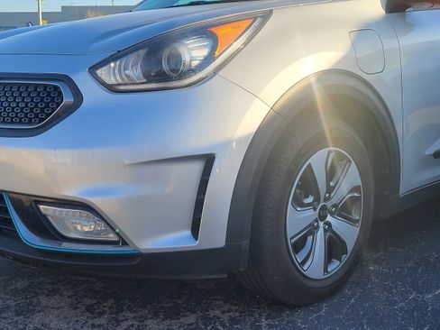 Used 2019 Kia Niro EX image 5