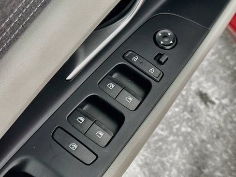Used 2025 Hyundai Elantra Limited FWD image 20