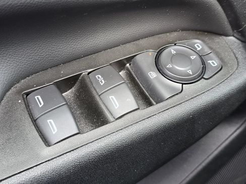 Used 2022 Chevrolet Equinox LT FWD image 22