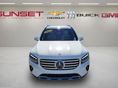 Used 2025 Mercedes-Benz GLB 250 image 2
