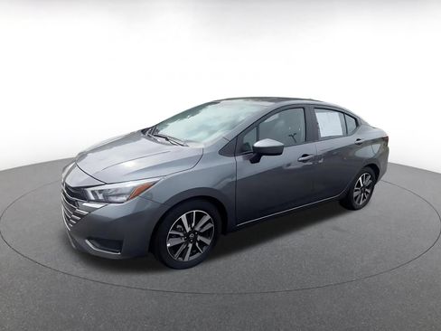 Used 2025 Nissan Versa SV FWD image 7