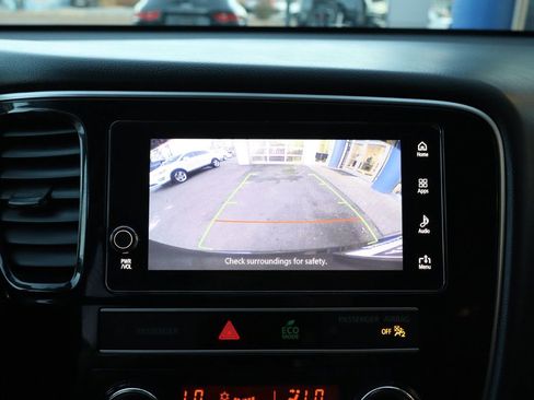 Used 2019 Mitsubishi Outlander SE image 27