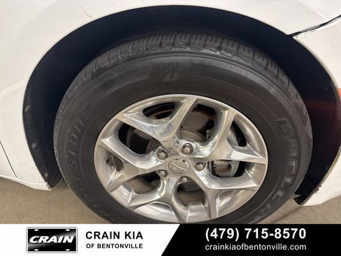 Used 2019 Chrysler Pacifica Limited image 10