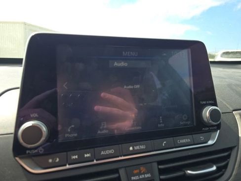 Used 2025 Nissan Altima 2.5 SV image 14