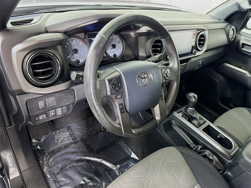Certified 2020 Toyota Tacoma TRD Sport image 17