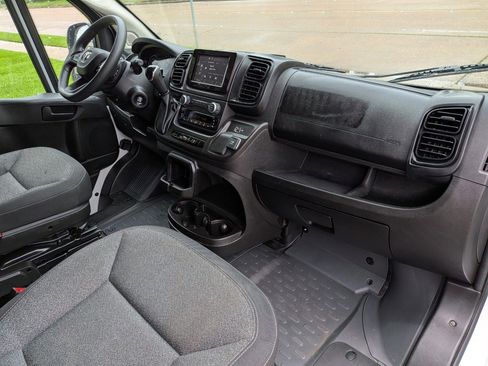Used 2025 RAM ProMaster 2500 w/ U-Haul Equipment Group FWD image 14