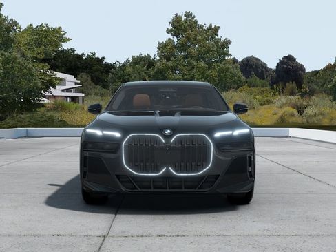 Used 2025 BMW 760i xDrive w/ Executive Package image 36