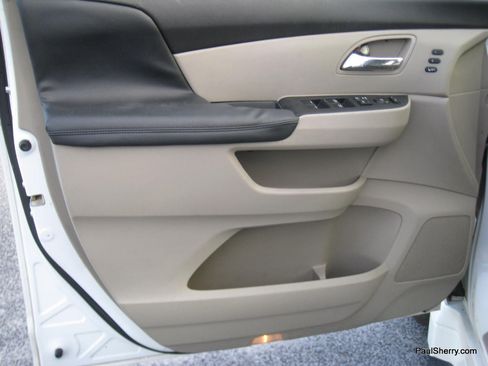 Used 2014 Honda Odyssey Touring Elite image 11