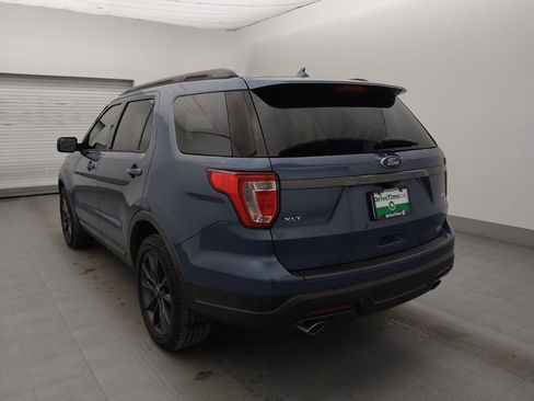 Used 2018 Ford Explorer XLT w/ Equipment Group 202A image 5