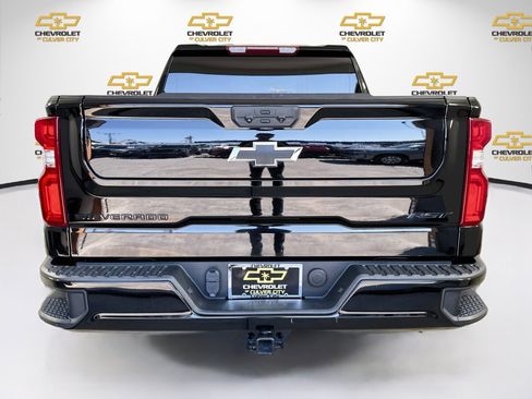 Used 2023 Chevrolet Silverado 1500 RST w/ LPO, Dark Essentials Package RWD image 7
