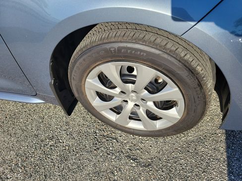 Used 2025 Toyota Corolla LE image 30