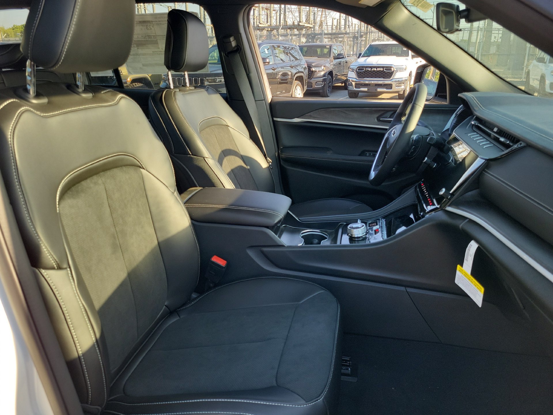 New 2026 Jeep Grand Cherokee Altitude AWD/4WD image 14