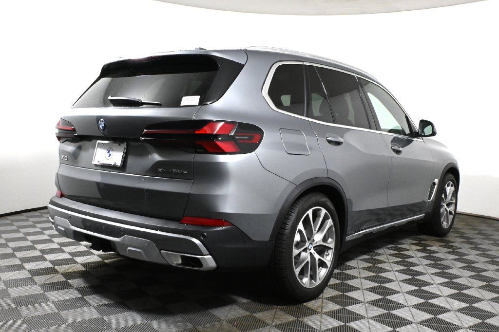 Used 2026 BMW X5 xDrive50e w/ Premium Package AWD/4WD image 7