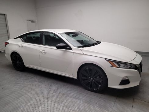 Used 2022 Nissan Altima 2.5 SR FWD image 11