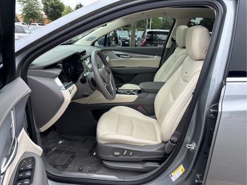 Used 2024 Cadillac XT5 Premium Luxury AWD/4WD image 17