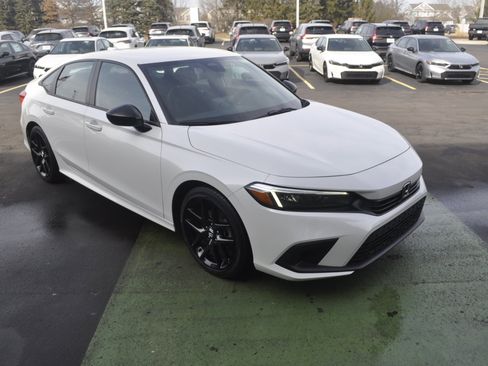 Used 2023 Honda Civic Sport image 1