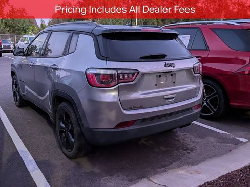 Used 2019 Jeep Compass Latitude FWD image 4