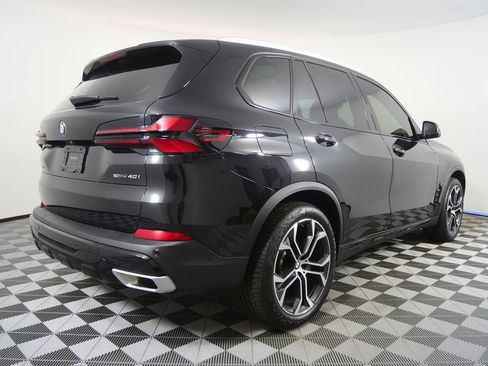 Certified 2025 BMW X5 sDrive40i w/ Premium Package image 3