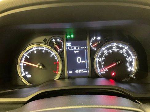 Used 2024 Toyota 4Runner TRD Off-Road image 15