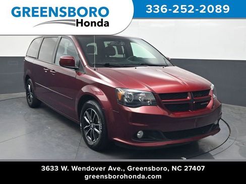 Used 2017 Dodge Grand Caravan GT image 1