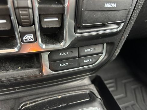Used 2023 Jeep Wrangler Unlimited Sahara AWD/4WD image 41