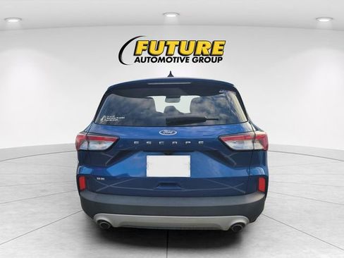 Used 2022 Ford Escape SE w/ Convenience Package FWD image 4