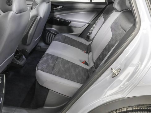 Used 2022 Volkswagen ID.4 Pro image 34