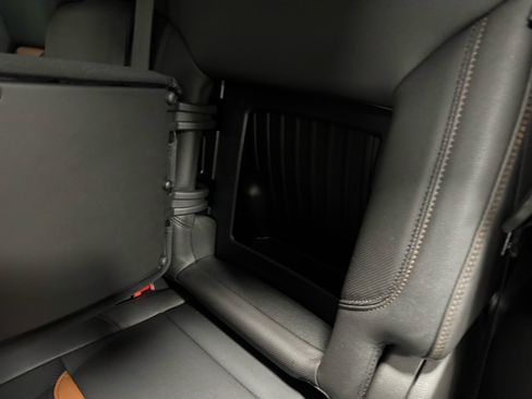 Used 2024 GMC Sierra 1500 AT4 w/ Technology Package image 11