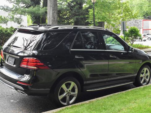 Used 2017 Mercedes-Benz GLE 350 w/ Premium 1 Package image 8