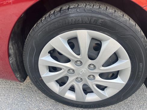 Used 2013 Hyundai Elantra GLS image 14