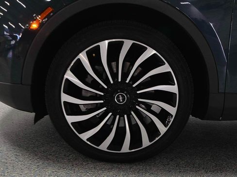 Used 2023 Lincoln Nautilus Black Label w/ Class II Trailer Tow Package AWD/4WD image 5