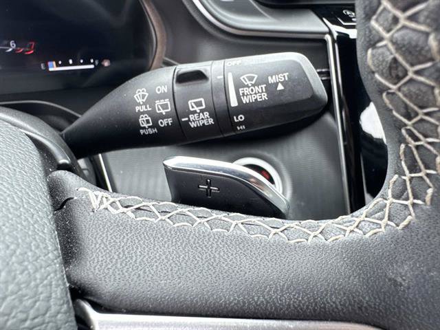 Used 2023 Jeep Grand Cherokee Altitude AWD/4WD image 15