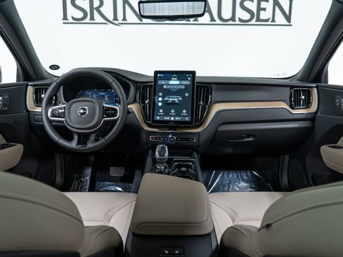 New 2026 Volvo XC60 B5 Core w/ Climate Package image 15