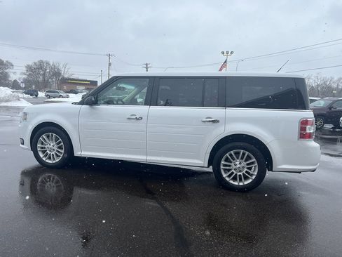 Used 2019 Ford Flex SEL image 14