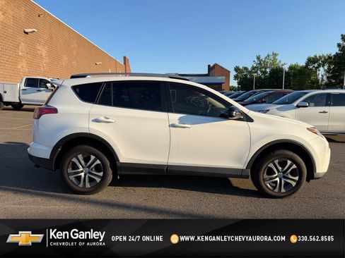 Used 2016 Toyota RAV4 LE FWD image 1