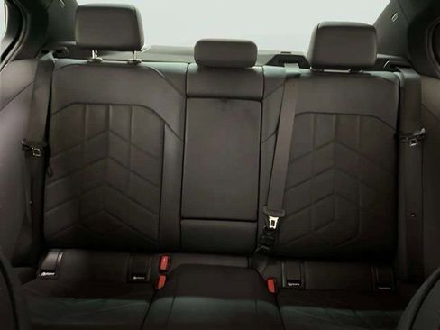 Used 2025 BMW i5 eDrive40i image 67